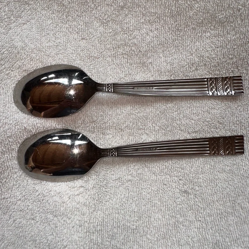 RARE Hard To Find Retroneu RTR37 18/8 Stainless Ridges Cross Hatch Dinner Spoons